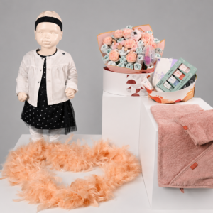 FEETJE meisje jurk wit met zwarte bollen - Geschenkpakket